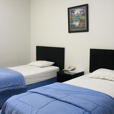Carica Homestay Surabaya Dış mekan fotoğraf